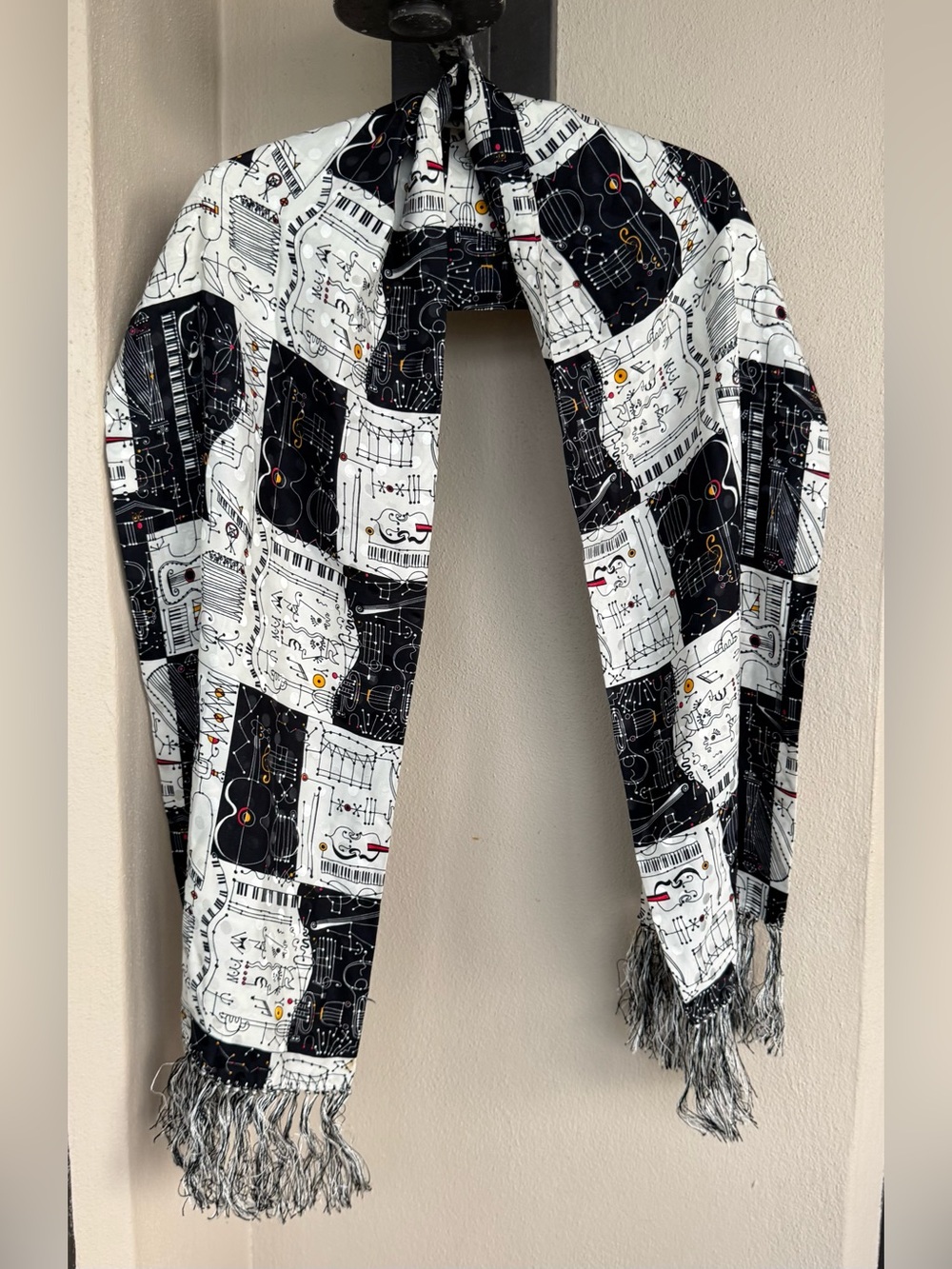 Black/White Scarf Patchwork Musical Instruments/Notations Pattern Knotted Fringe